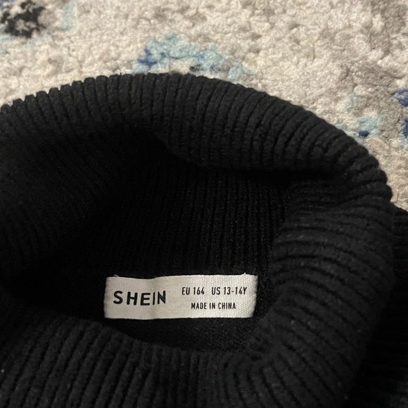 ⛔️SOLD⛔️ SHEIN Youth turtleneck sweater sz US 13-14Y - Picture 5 of 6